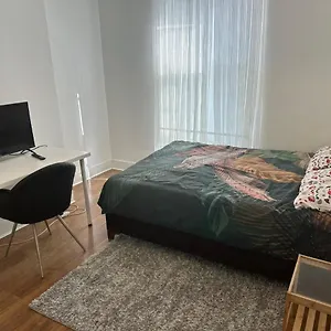 Guest house Private, London